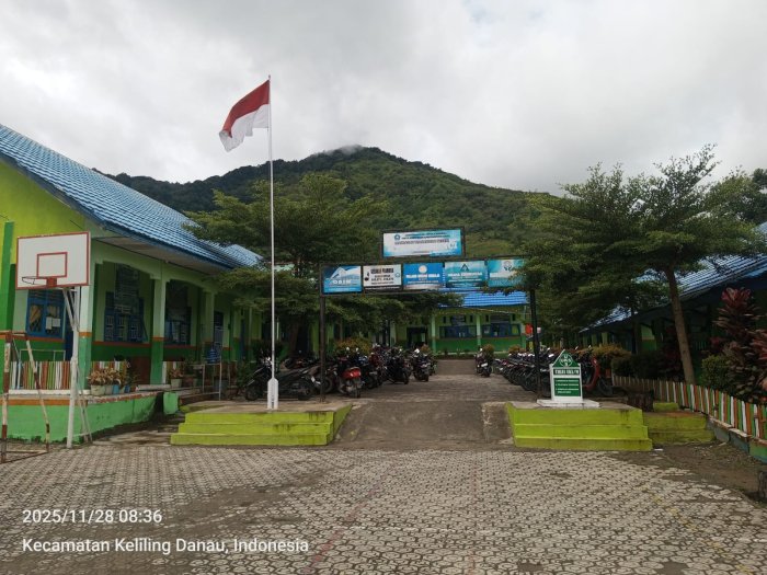 Keasrian dan Kesejukan MTsN 6 Kerinci Tercipta Berkat Jerih Payah Seluruh Warga Madrasah