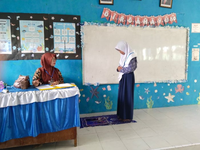 Evaluasi Kompetensi Spiritual, Siswa Kelas VIII D MTsN 6 Kerinci Jalani Ujian Praktik Sholat Shubuh