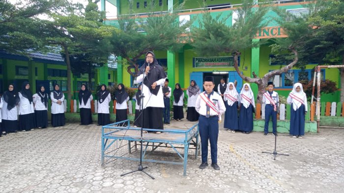 Siswa Kelas IX MTsN 6 Kerinci Diminta Persiapkan Diri Jelang Ujian Akhir Madrasah Siswa Kelas IX MTsN 6 Kerinci Diminta Persiapkan Diri Jelang Ujian Akhir Madrasah