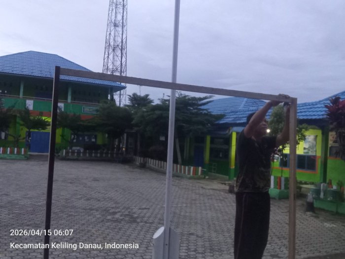 Demi Kelancaran Pentas Perpisahan, PTK MTsN 6 Kerinci Siapkan Peralatan Tari untuk Siswi Demi Kelancaran Pentas Perpisahan, PTK MTsN 6 Kerinci Siapkan Peralatan Tari untuk Siswi