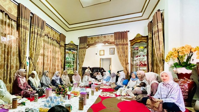 PTK MTsN 6 Kerinci Hadiri Open House di Kediaman Kakankemenag Kab. Kerinc PTK MTsN 6 Kerinci Hadiri Open House di Kediaman Kakankemenag Kab. Kerinc