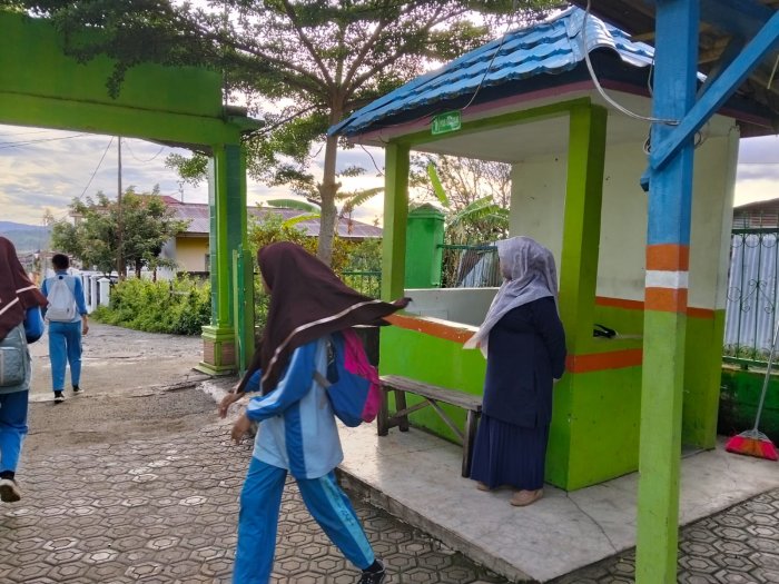 Kedisiplinan Siswa MTsN 6 Kerinci Patut Diacungi Jempol, Datang Lebih Awal dari Guru Piket