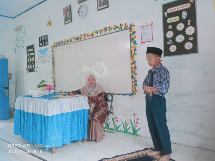 Asah Kompetensi Spiritual, Siswa Kelas VIIA MTsN 6 Kerinci Jalani Ujian Praktik Sholat Shubuh