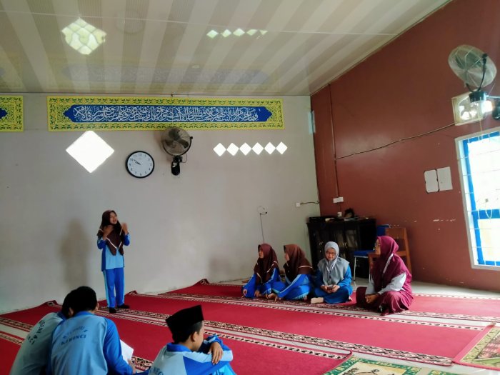 Siswa MTsN 6 Kerinci Siapkan Diri untuk Lomba OYISI Bidang Storytelling Siswa MTsN 6 Kerinci Siapkan Diri untuk Lomba OYISI Bidang Storytelling