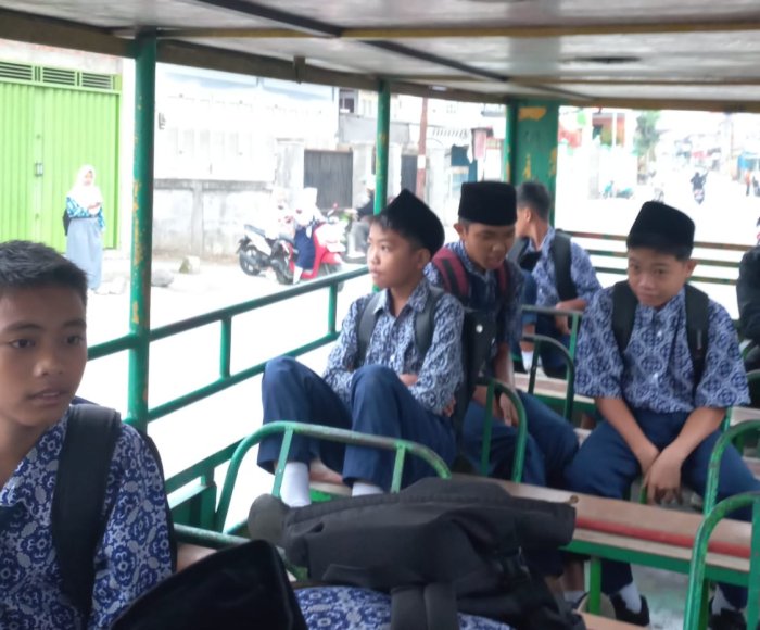 Penjemputan Siswa Menggunakan Mobil Madrasah, Wujud Pelayanan Prima untuk Peserta Didik