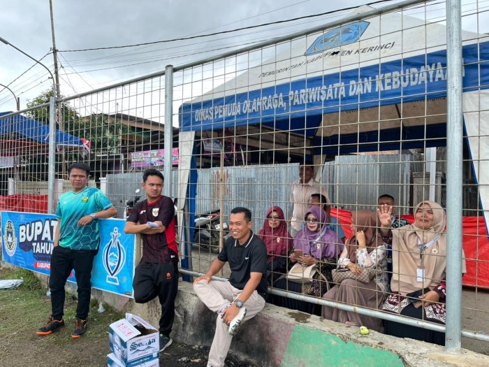 Heboh! Suporter MTSN 6 Kerinci Ramaikan LPI Baik Offline Maupun Online