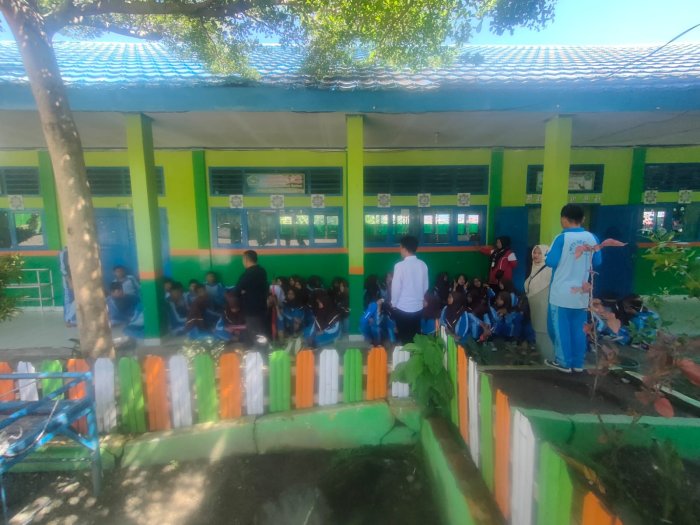 Pembina Drumband MTsN 6 Kerinci Beri Arahan Jelang Partisipasi Pawai MTQ ke-53 Kabupaten Kerinci Pembina Drumband MTsN 6 Kerinci Beri Arahan Jelang Partisipasi Pawai MTQ ke-53 Kabupaten Kerinci