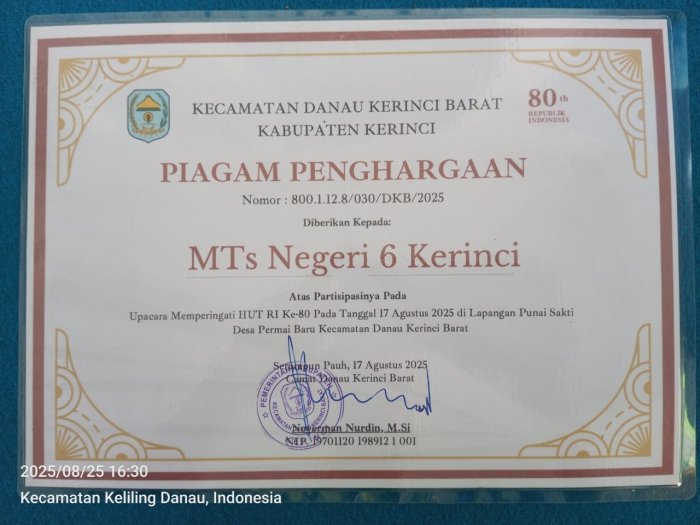 Camat Danau Kerinci Barat Ucapkan Terima Kasih kepada Tim Paskibra MTs N 6 Kerinci Camat Danau Kerinci Barat Ucapkan Terima Kasih kepada Tim Paskibra MTs N 6 Kerinci