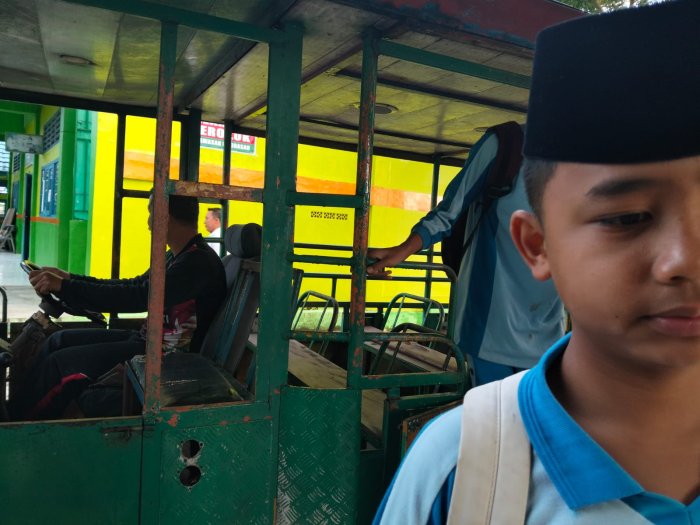 Dukung Kelancaran Ujian, MTsN 6 Kerinci Pastikan Layanan Antar Jemput Tetap Beroperasi Selama ASAS Ganjil