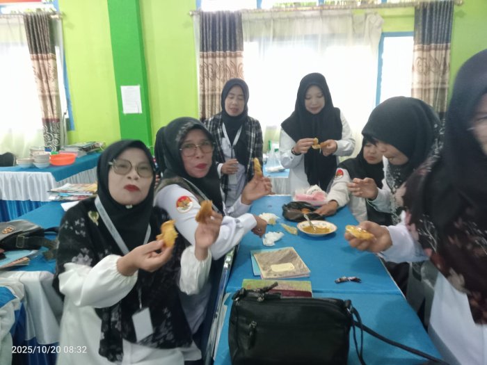 Sarapan Bersama, Wujud Kekompakan Guru MTsN 6 Kerinci