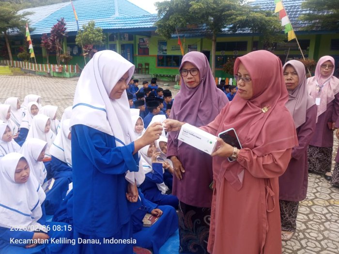 MTsN 6 Kerinci Laksanakan Pembagian Pil Tambah Darah untuk Siswi