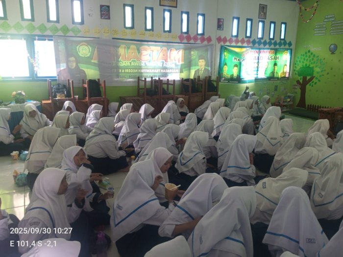 MTsN 6 Kerinci Gelar Nonton Bareng Film G30S/PKI untuk Tanamkan Nilai Sejarah pada Siswa MTsN 6 Kerinci Gelar Nonton Bareng Film G30S/PKI untuk Tanamkan Nilai Sejarah pada Siswa