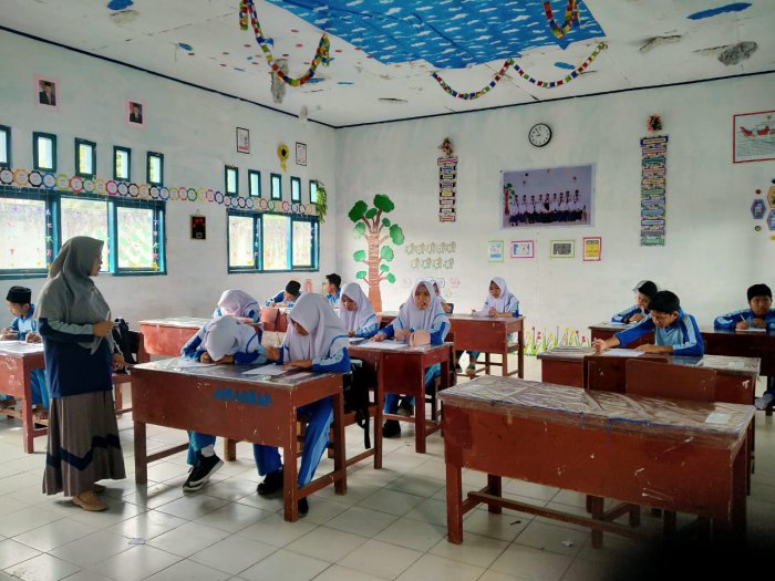 Guru Bahasa Inggris MTsN 6 Kerinci Laksanakan Kegiatan Remedial