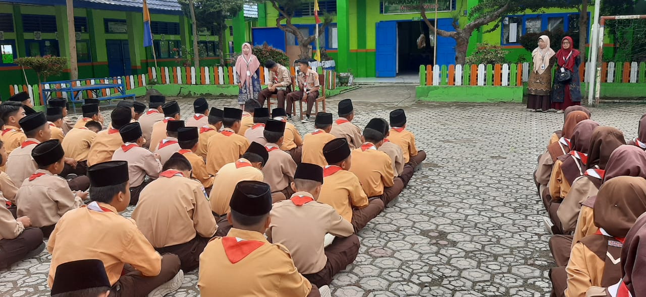 Frengki dan Fathur Pimpin Siswa MTsN 6 Kerinci dalam Kegiatan Tadarus Frengki dan Fathur Pimpin Siswa MTsN 6 Kerinci dalam Kegiatan Tadarus
