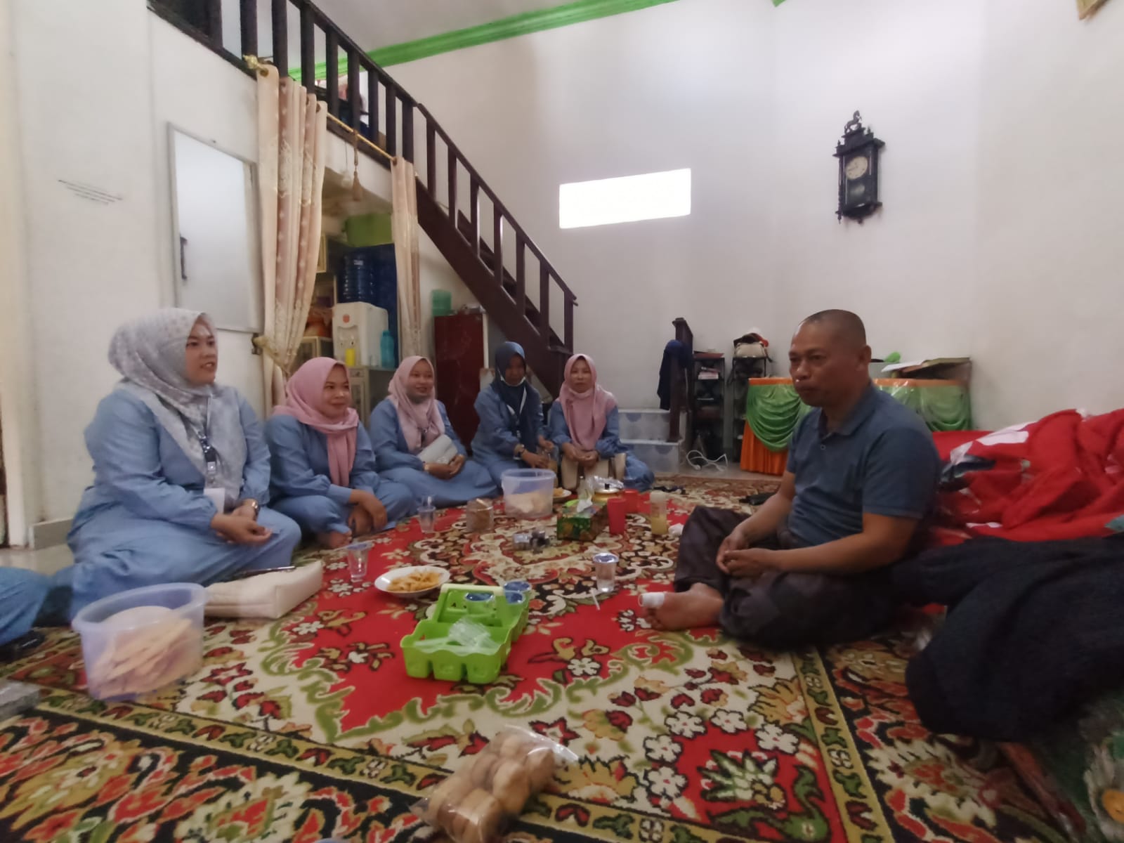PTK MTs N 6 Kerinci Menjenguk Pk Tri Pera dan Ibu Leni di Rumah Sakit PTK MTs N 6 Kerinci Menjenguk Pk Tri Pera dan Ibu Leni di Rumah Sakit