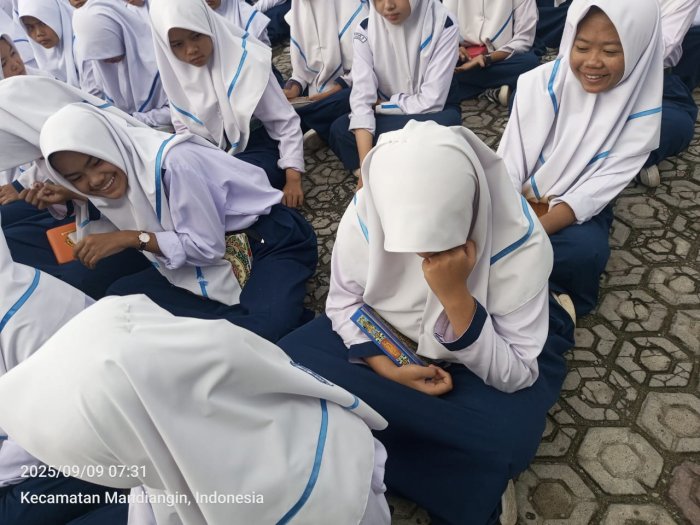 SISWA DAN GURU MTsN 6 KERINCI PERSIAPKAN DIRI UNTUK JELAJAH ALAM KE AIR TERJUN PANCARO SISWA DAN GURU MTsN 6 KERINCI PERSIAPKAN DIRI UNTUK JELAJAH ALAM KE AIR TERJUN PANCARO