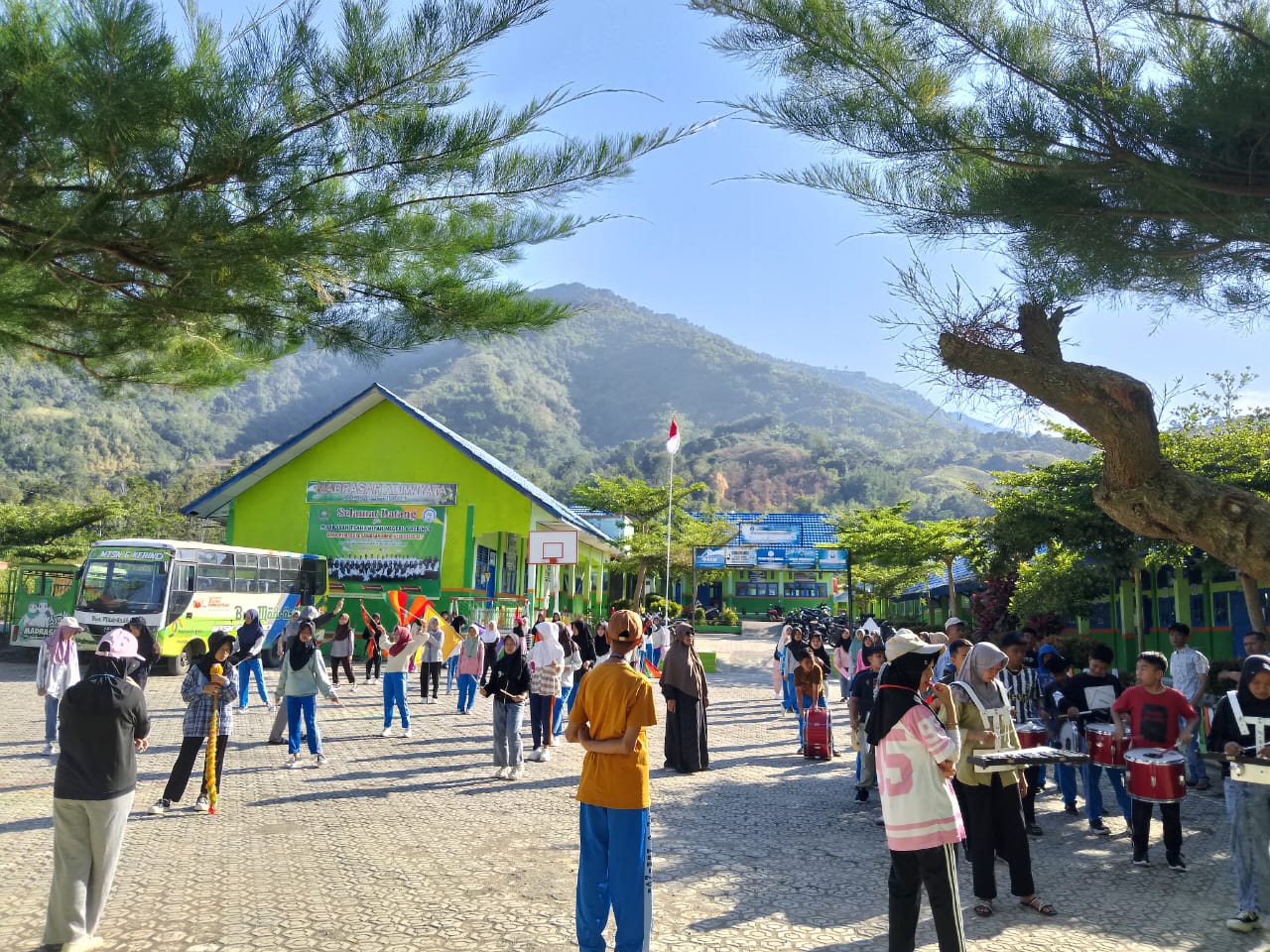 Latihan Intensif Drumband MTsN 6 Kerinci Sambut HUT RI ke-80 Latihan Intensif Drumband MTsN 6 Kerinci Sambut HUT RI ke-80