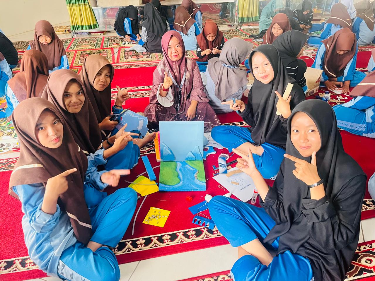 Science Competition Alat Peraga: Siswa MTs N 6 Kerinci Tampilkan Inovasi “Siklus Air†Science Competition Alat Peraga: Siswa MTs N 6 Kerinci Tampilkan Inovasi “Siklus Airâ€