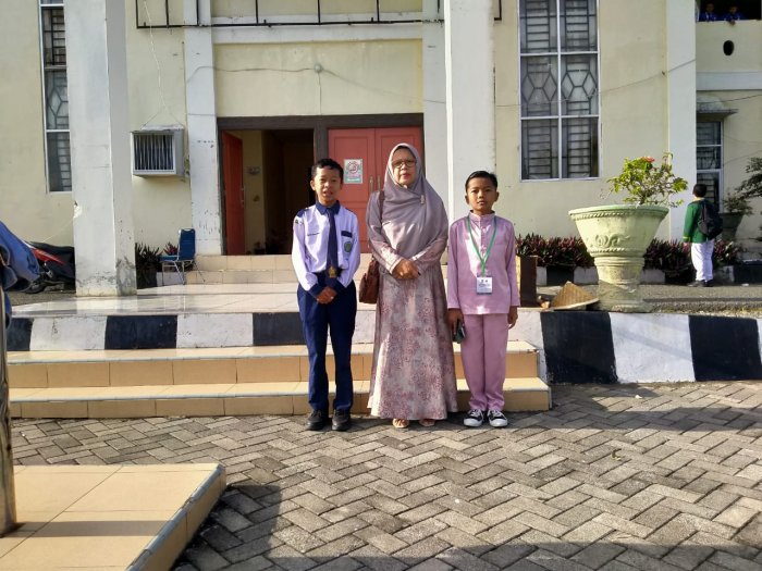 Dedikasi Tanpa Batas, Guru Pembimbing Setia Dampingi Siswa dari Babak Penyisihan hingga Grand Final Oyisi 2025