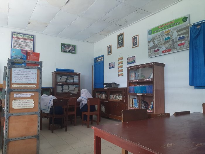 Siswa MTsN 6 Kerinci Tetap Antusias Kunjungi Gudang Ilmu Usai Ujian