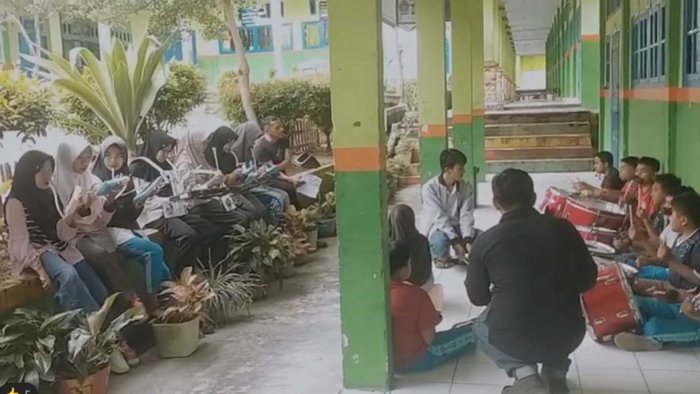 Tim Drumband MTsN 6 Gencar Laksanakan Latihan untuk Persiapan MTQ Kabupaten Tim Drumband MTsN 6 Gencar Laksanakan Latihan untuk Persiapan MTQ Kabupaten