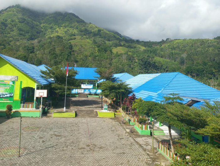 Walau Libur, MTsN 6 Kerinci Tetap Terlihat Bersih dan Rapi