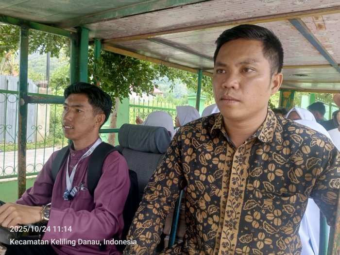 Perjuangan Para Sopir Mobil Antar Jemput Siswa MTsN 6 Kerinci