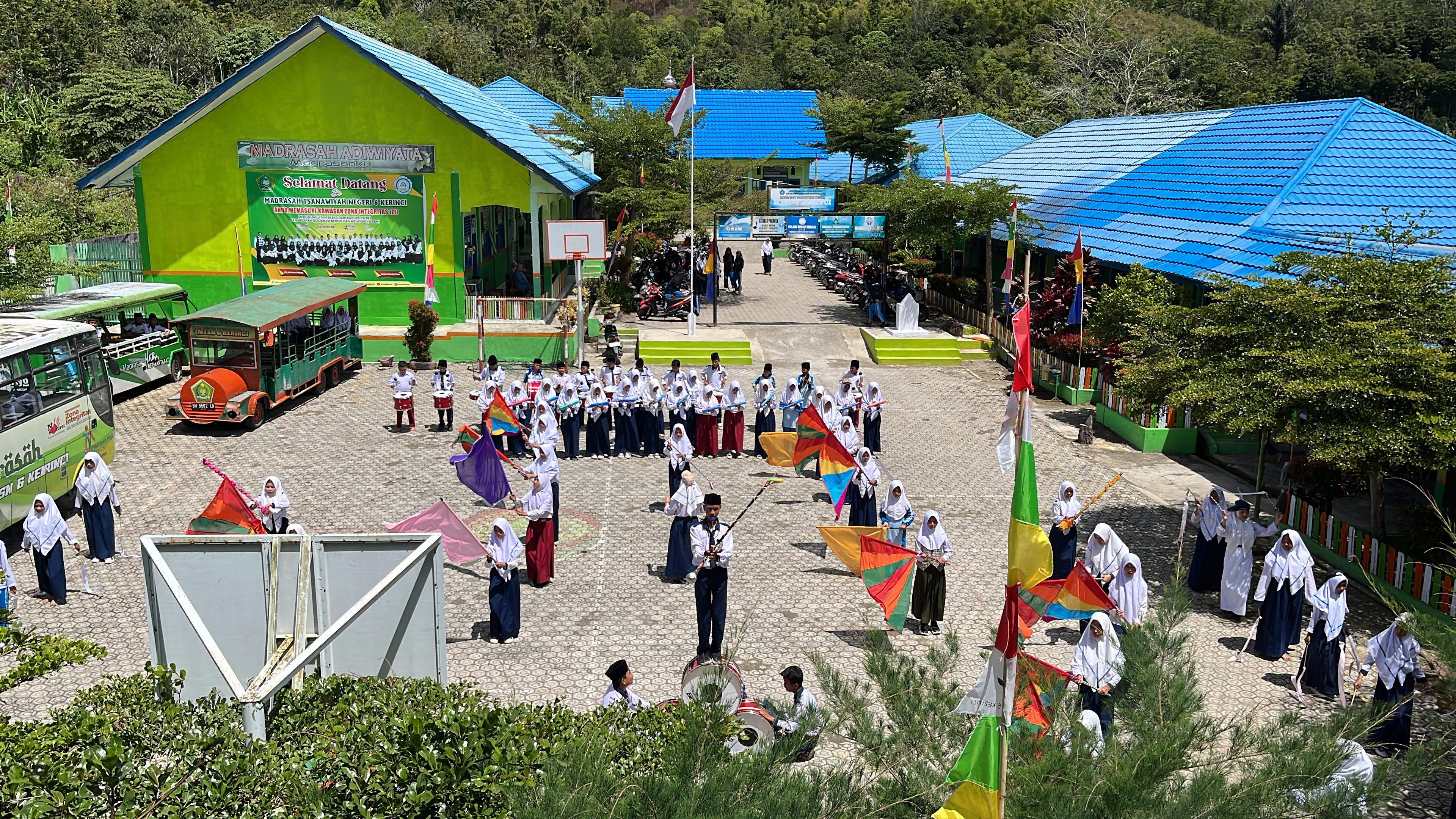 Semakin Garang, Drum Band MTs N 6 Kerinci Tunjukkan Performa Memukau Semakin Garang, Drum Band MTs N 6 Kerinci Tunjukkan Performa Memukau