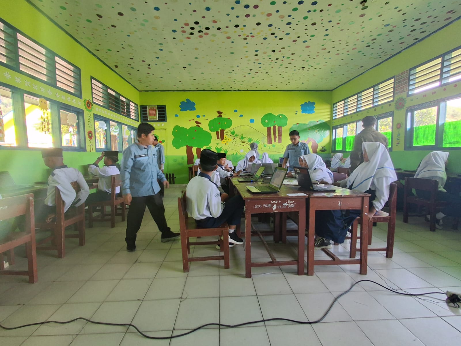 Sesi II Gladi ANBK MTsN 6 Kerinci Berjalan Lancar Jaya Sesi II Gladi ANBK MTsN 6 Kerinci Berjalan Lancar Jaya