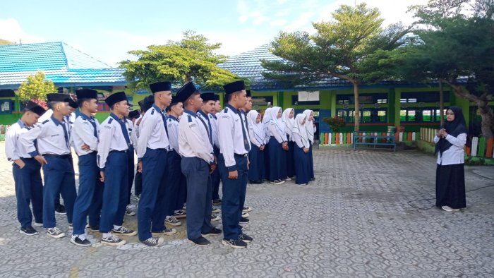 Kepala Madrasah dan Waka Akademik Berikan Pembinaan Khusus kepada Siswa Kelas IX Kepala Madrasah dan Waka Akademik Berikan Pembinaan Khusus kepada Siswa Kelas IX
