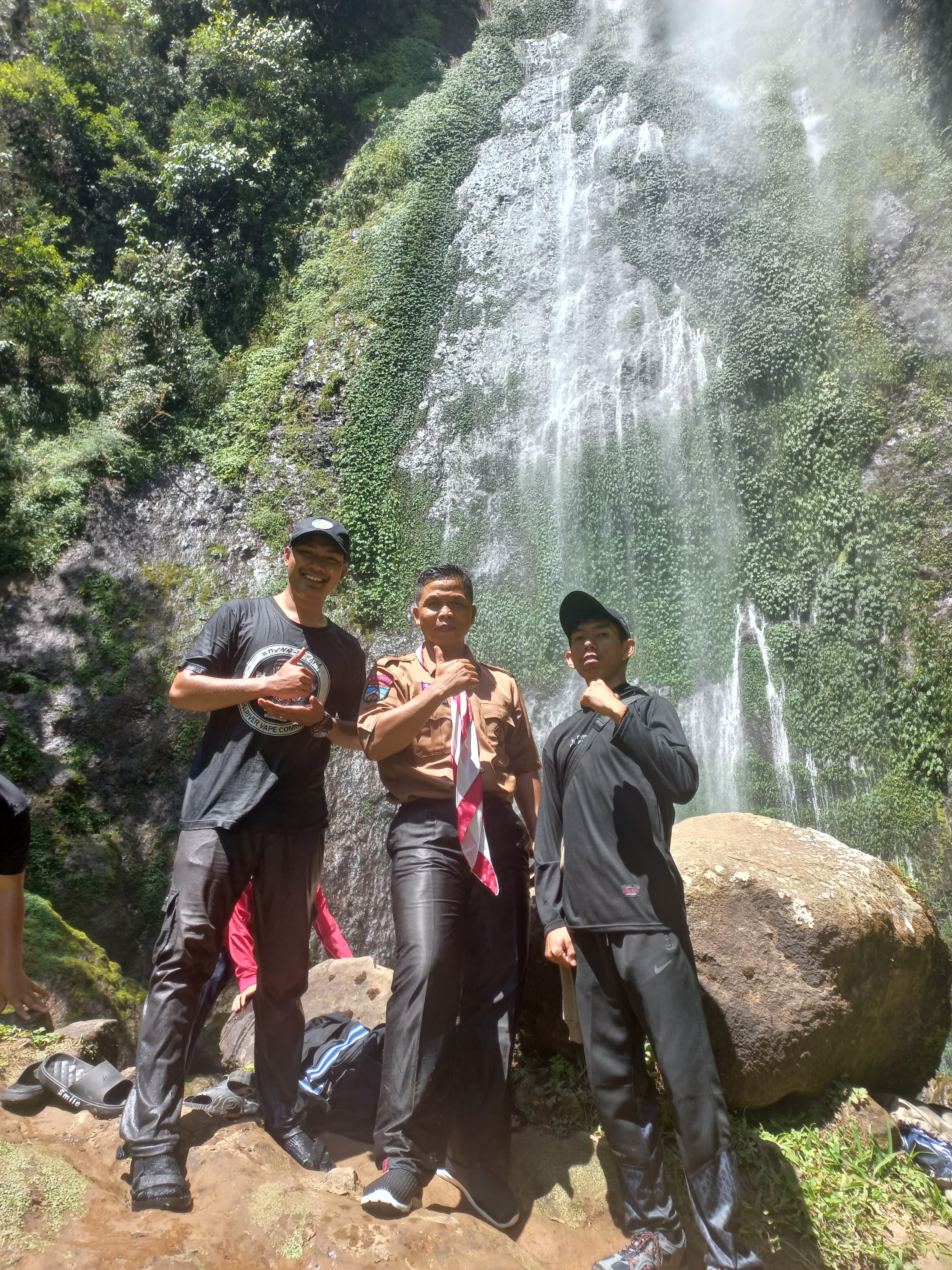 Menjelajah Keindahan Kerinci, MTs N 6 Kerinci Ke Air Terjun PANCARO Menjelajah Keindahan Kerinci, MTs N 6 Kerinci Ke Air Terjun PANCARO