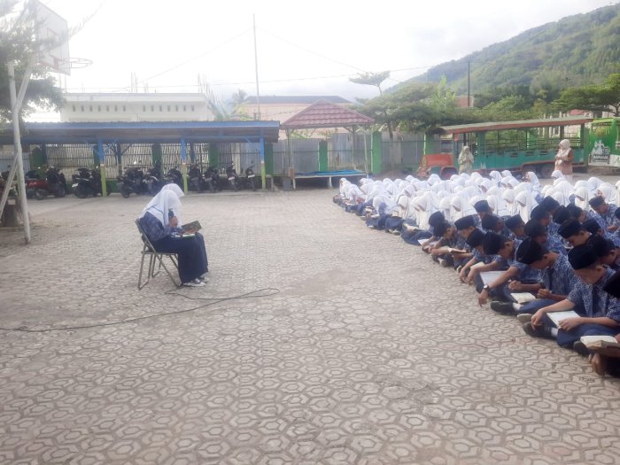 Awali Hari dengan Tadarus, MTsN 6 Kerinci Kuatkan Karakter Religius Siswa melalui Apel Kedisiplinan