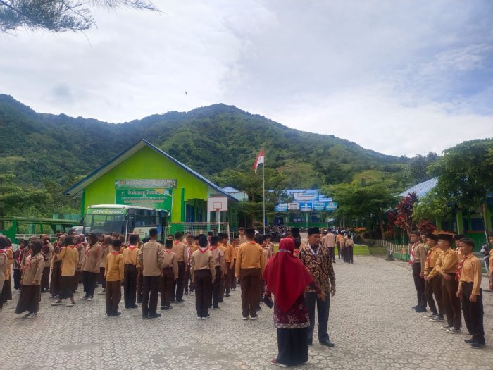 Latihan Pramuka Bentuk Karakter Disiplin Siswa MTsN 6 Kerinci