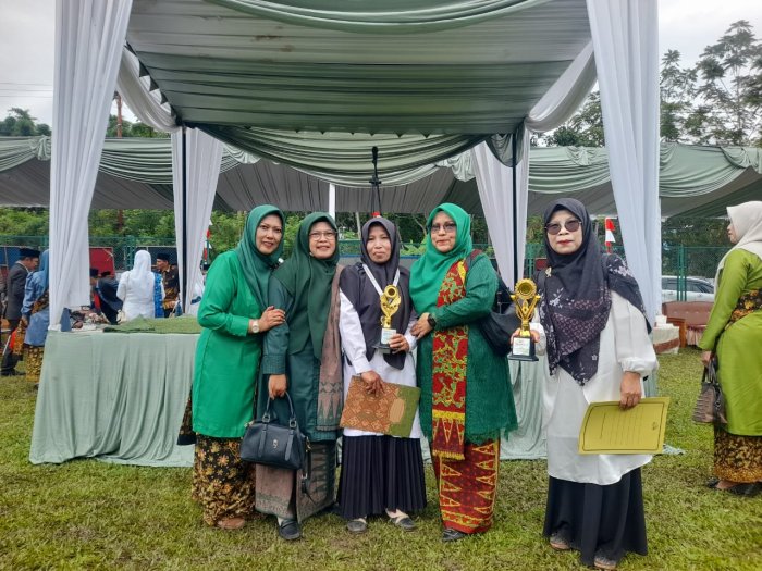 Prestasi Gemilang! Ilisnawati, S.HI Guru MTsN 6 Kerinci Raih Juara 3 Lomba Guru Kreatif Tingkat Kabupaten
