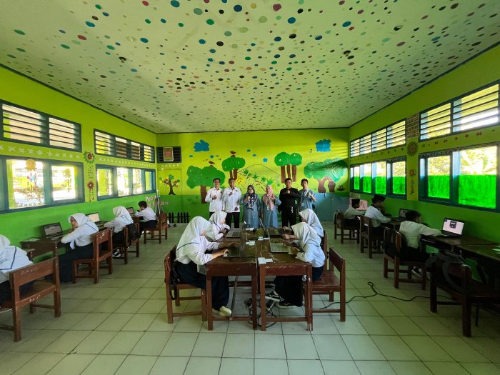 ANBK Hari Kedua Berjalan Sesuai Rencana di MTsN 6 Kerinci ANBK Hari Kedua Berjalan Sesuai Rencana di MTsN 6 Kerinci