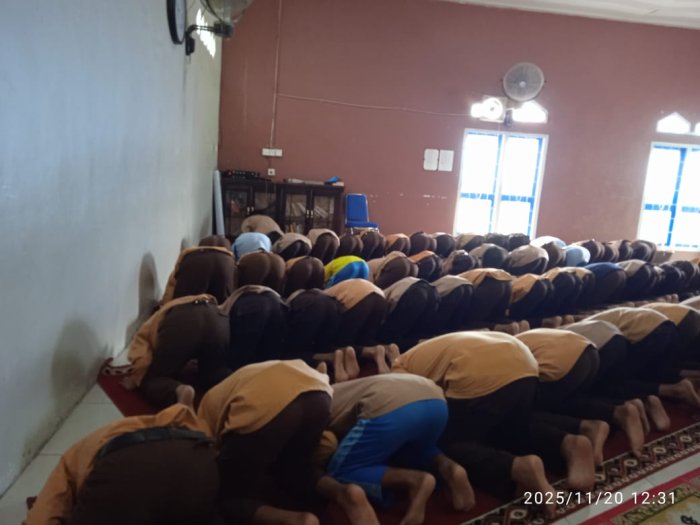 Syawal, Siswa Asal Lempur Danau, Imami Salat Zuhur Berjamaah di MTsN 6 Kerinci