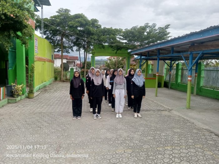 Latihan Intensif Pasukan Pengibar Bendera MTsN 6 Kerinci Menyambut Hari Pahlawan 10 November 2025