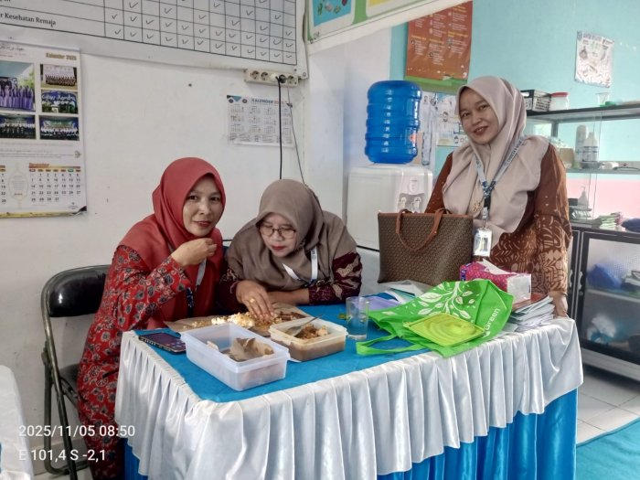 Sarapan Bersama Petugas UKM MTsN 6 Kerinci, Pererat Persaudaraan dan Bahas Program Kesehatan Madrasah