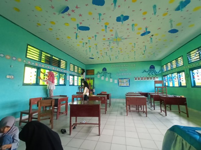 Kelas IX A MTsN 6 Kerinci Angkat Tema Laut di Lomba Kebersihan Kelas IX A MTsN 6 Kerinci Angkat Tema Laut di Lomba Kebersihan