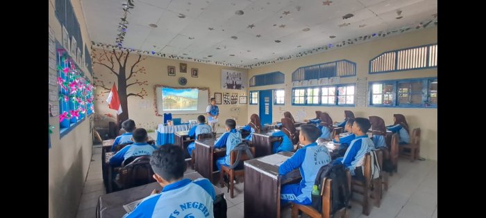 Bobby Rioska rekam Vidio UKIN di MTsN 6 Kerinci Bobby Rioska rekam Vidio UKIN di MTsN 6 Kerinci