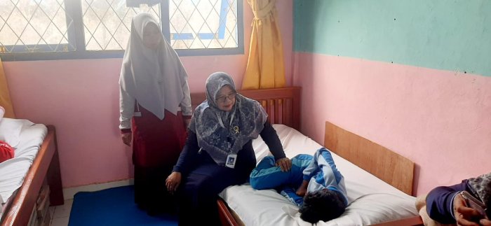 Penanganan Siswa Sakit di Ruang UKM MTsN 6 Kerinci, Layanan Kesehatan Siaga untuk Siswa Penanganan Siswa Sakit di Ruang UKM MTsN 6 Kerinci, Layanan Kesehatan Siaga untuk Siswa