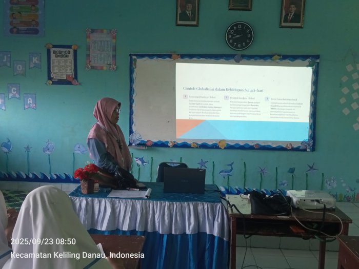 Ibu Elvi Satrian Gunakan Power Point Interaktif, Siswa Semakin Antusias Belajar Ibu Elvi Satrian Gunakan Power Point Interaktif, Siswa Semakin Antusias Belajar