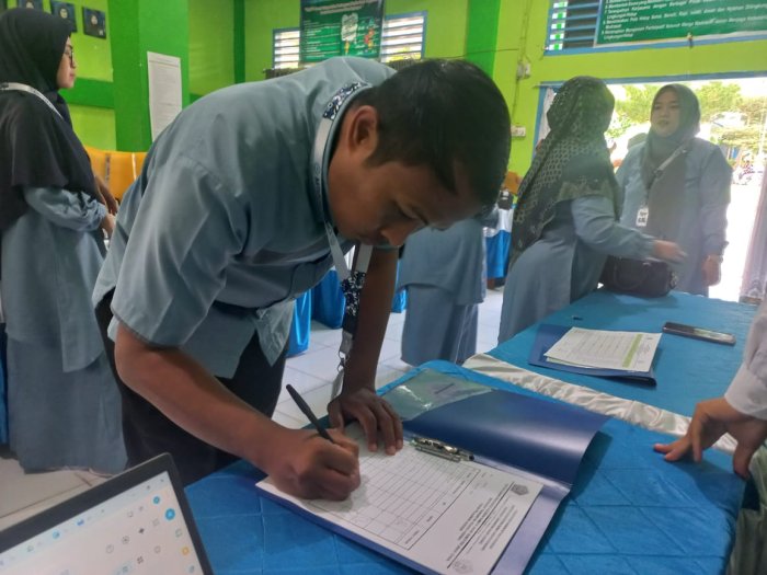 Pengawas Ujian ASAS MTsN 6 Kerinci Bersiap Jalankan Tugas dengan Profesional