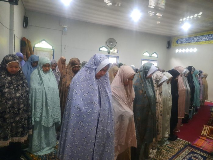 Bangun Spiritualitas Pagi, Siswa dan Guru MTsN 6 Kerinci Rutinkan Sholat Dhuha Berjamaah