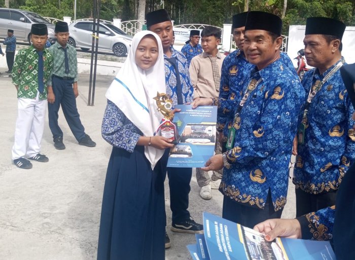 Tim Pasbin Putri MTsN 6 Kerinci Raih Juara Favorit pada Lomba HUT RI ke-80 Kemenag Kabupaten Kerinci Tim Pasbin Putri MTsN 6 Kerinci Raih Juara Favorit pada Lomba HUT RI ke-80 Kemenag Kabupaten Kerinci