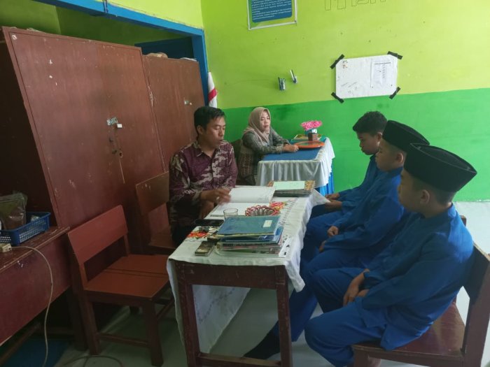 Guru BK MTsN 6 Kerinci, Rangga Septi Ayani, S. Pd Selesaikan Persoalan Siswa dengan Bijak Guru BK MTsN 6 Kerinci, Rangga Septi Ayani, S. Pd Selesaikan Persoalan Siswa dengan Bijak