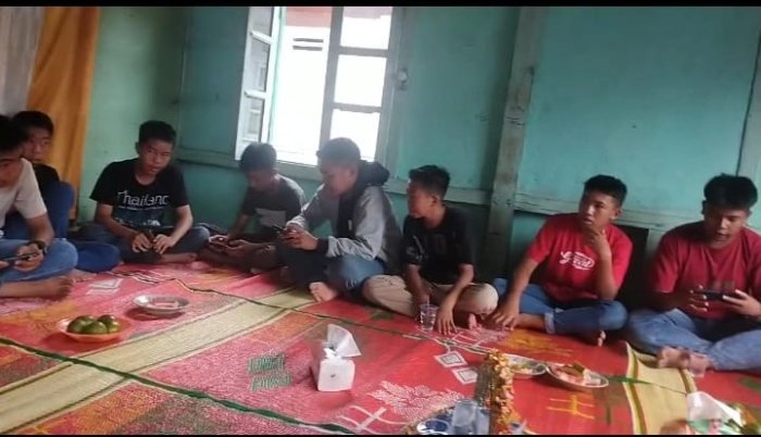 Kehangatan Kekeluargaan, Wakabid Kehumasan MTsN 6 Kerinci Jamu Tim PS MTsN 6 Kerinci di Kediamannya