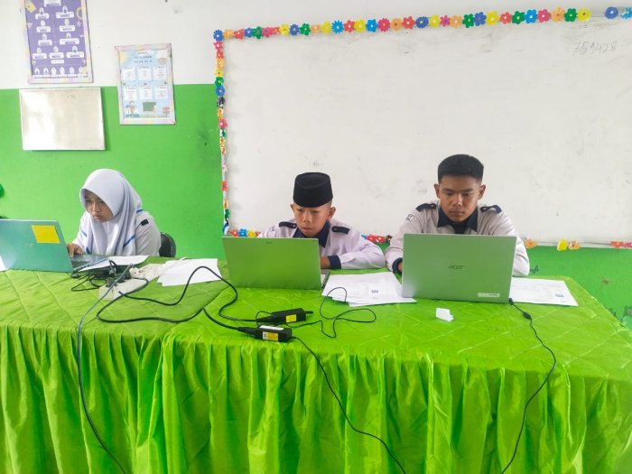 Syahfidh Akbar, Khanza Arrafifa dan Rafif Faeyza Irsyady Ikuti Simulasi OMI Mata pelajaran IPS