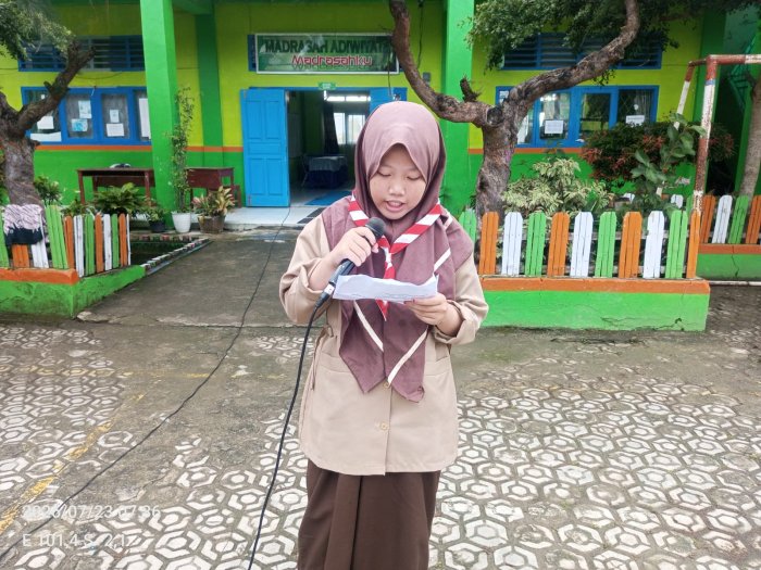 Kultum Talita Azka Hazizah Siswa Kelas IX B: Cerdas Mengelola Waktu, Bekal Pemuda Menghadapi Tantangan Zaman Kultum Talita Azka Hazizah Siswa Kelas IX B: Cerdas Mengelola Waktu, Bekal Pemuda Menghadapi Tantangan Zaman