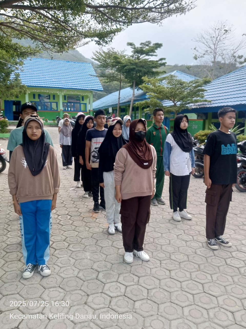 Semangat Siswa saat Latihan Paskibra Semangat Siswa saat Latihan Paskibra
